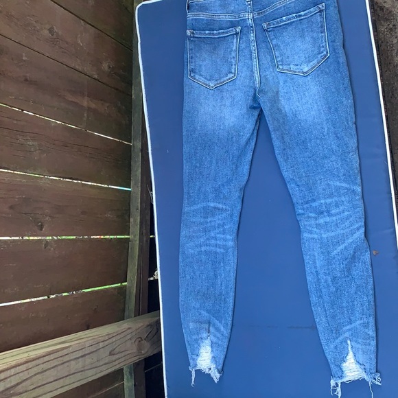 Vervet Distressed Skinny Jeans - Picture 4 of 4